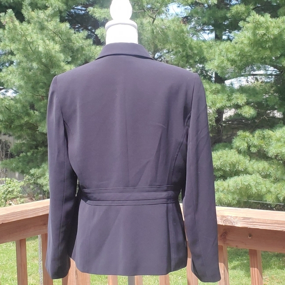 Tahari black blazer 3 button 12 petite - Picture 5 of 11